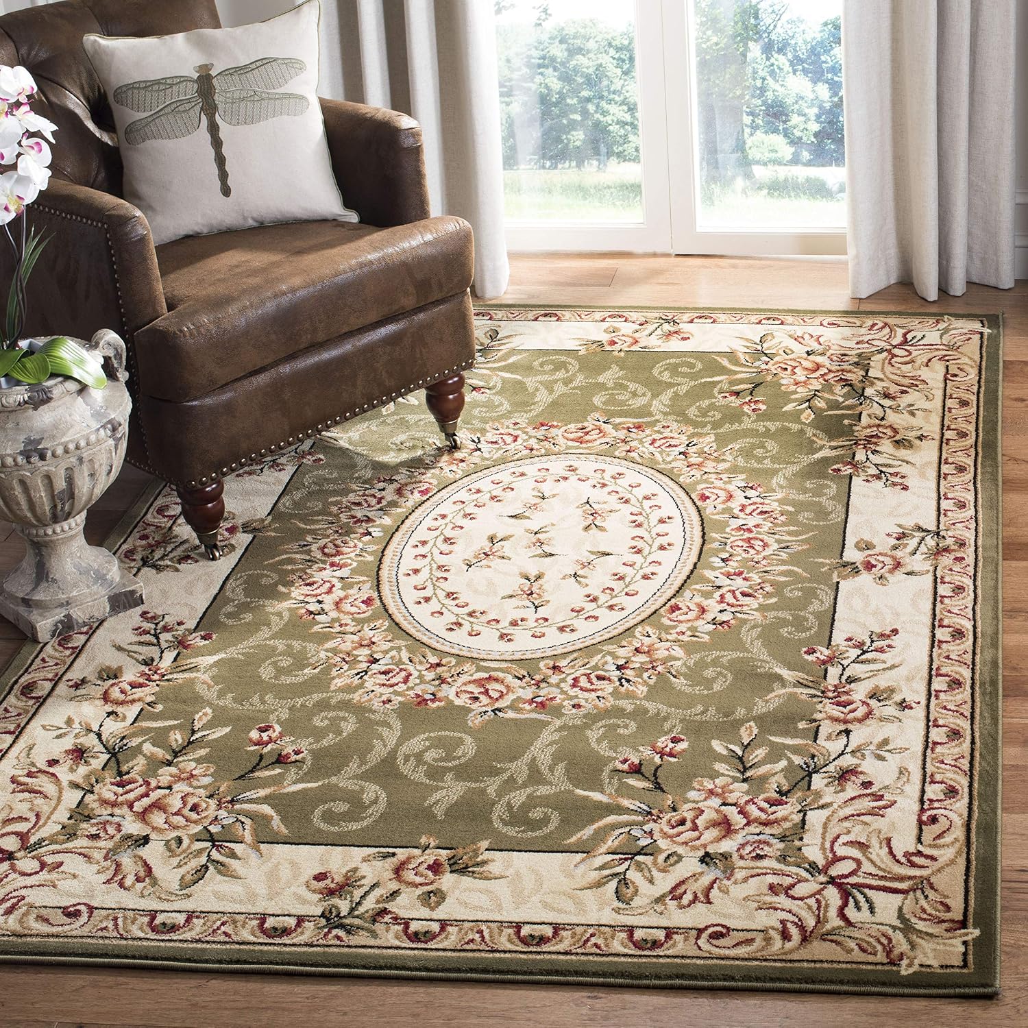 SAFAVIEH European Medallion Accent Rug