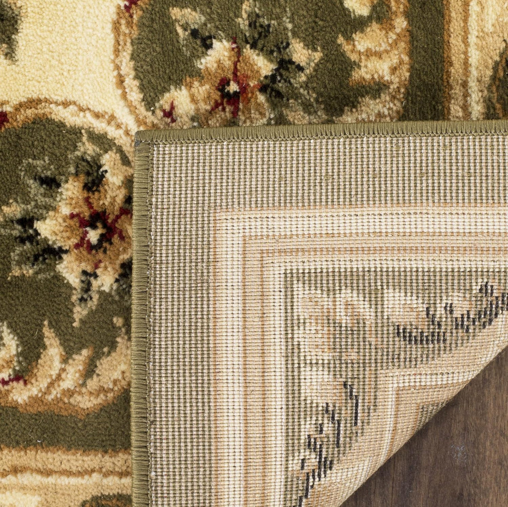 SAFAVIEH European Medallion Accent Rug